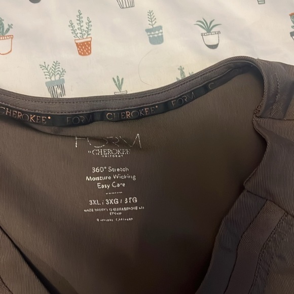 Form by Cherokee scrub top - Picture 3 of 12
